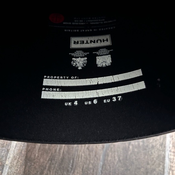 HUNTERS - Picture 3 of 3